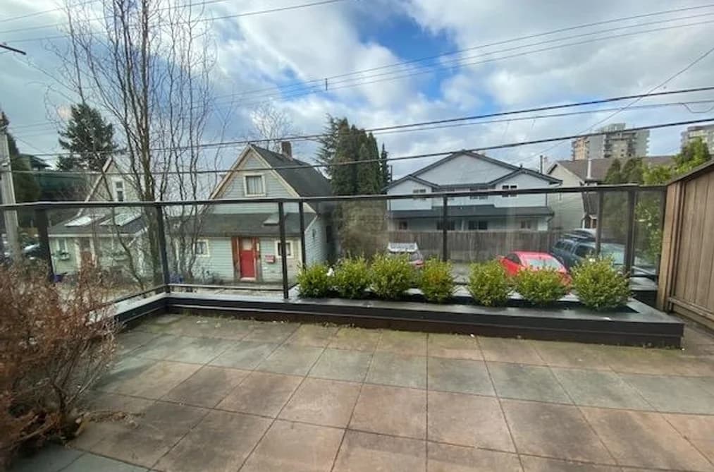 7 215 E 4 STREET, North Vancouver, BC — Residential for Sale - Photo 2