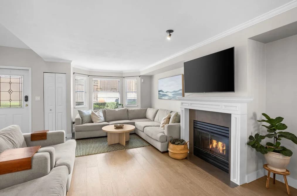 7 245 E 5TH STREET, North Vancouver, BC — Residential for Sale - Main Photo