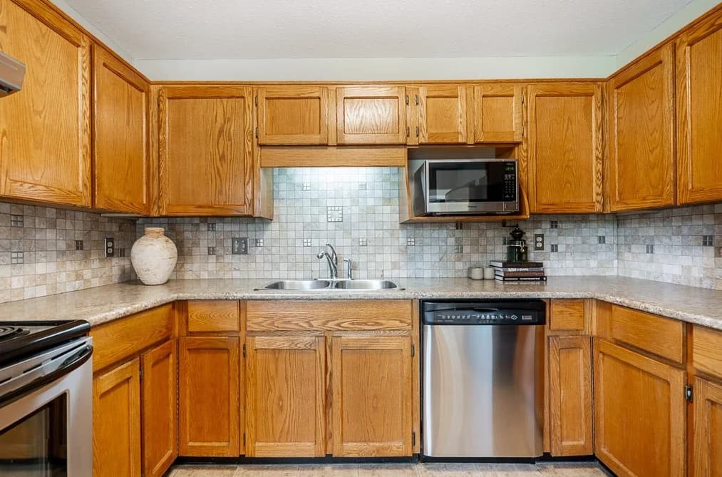 7 2989 TRAFALGAR STREET, Abbotsford, BC — Residential for Sale - Photo 2
