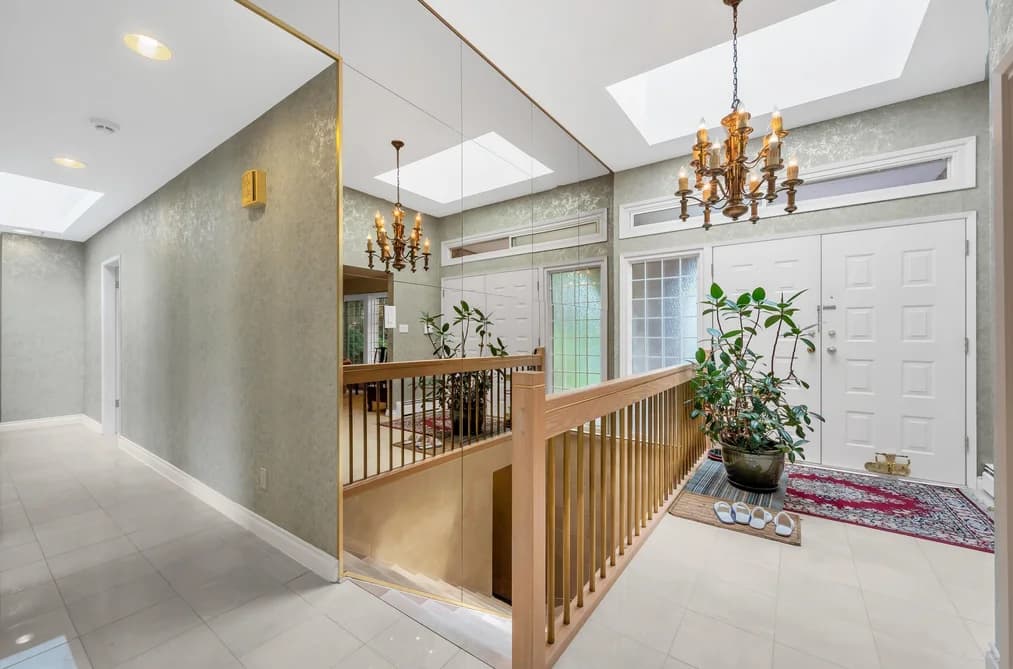 7 SEMANA CRESCENT, Vancouver, BC — Residential for Sale - Photo 2