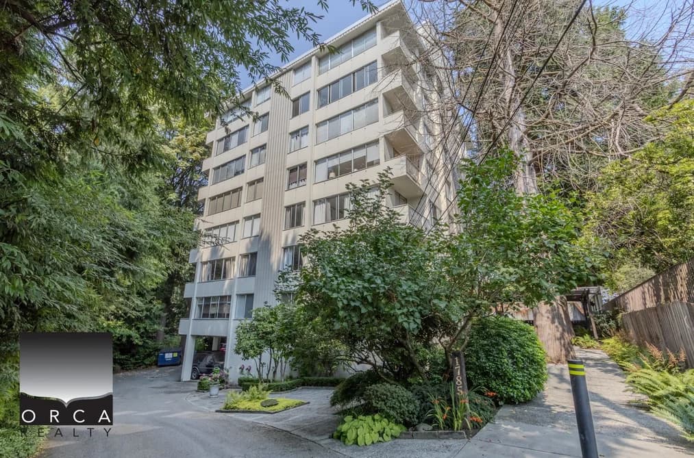 701 1785 ESQUIMALT AVENUE, West Vancouver BC V7V 1R7 - Photo 1