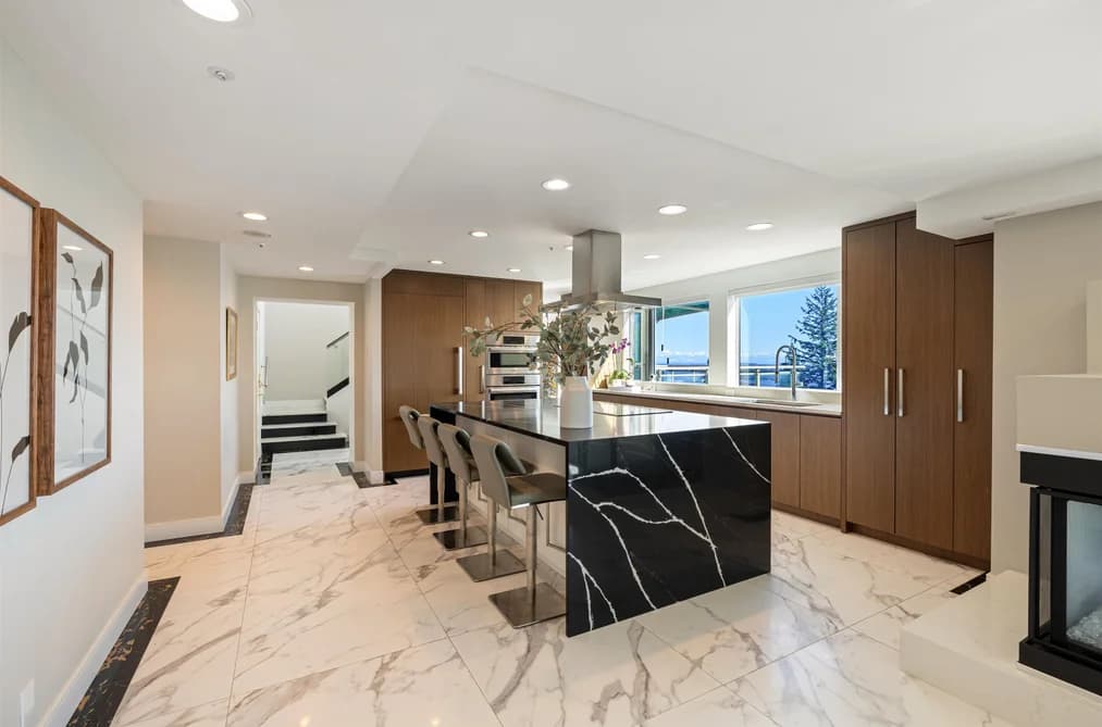 701 3105 DEER RIDGE DRIVE, West Vancouver, BC — Residential for Sale - Photo 2