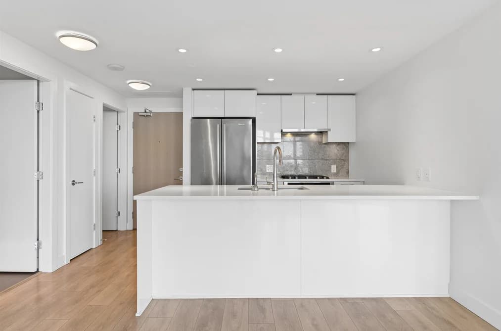 701 3557 SAWMILL CRESCENT, Vancouver, BC — Residential for Sale - Photo 2