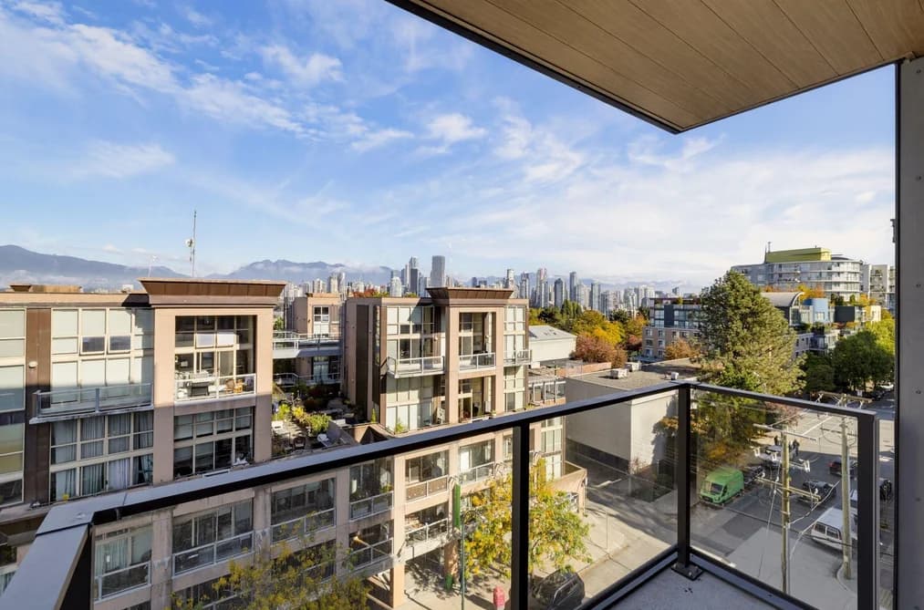 702 1530 W 6TH AVENUE, Vancouver, BC — Residential for Sale - Main Photo