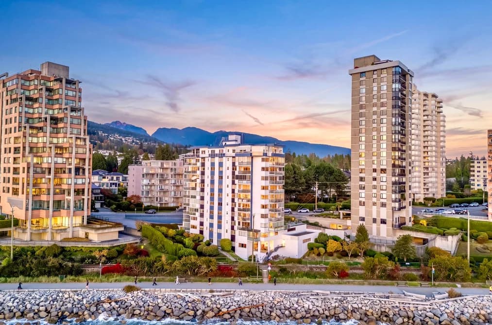 702 2246 BELLEVUE AVENUE, West Vancouver, BC — Residential for Sale - Main Photo