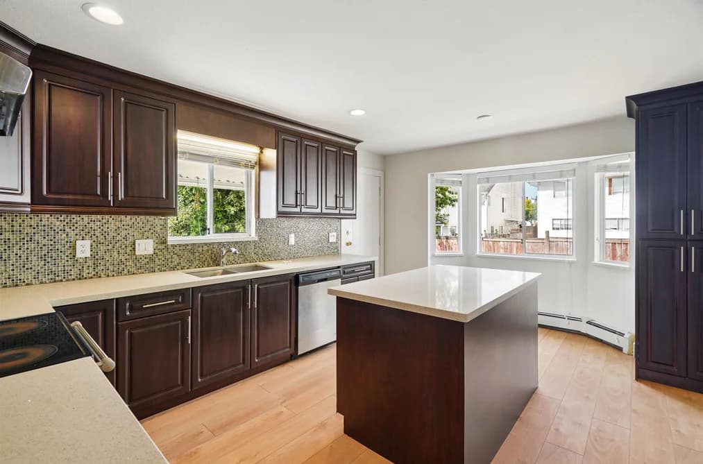 7021 143A STREET, Surrey, BC — Residential for Sale - Photo 2