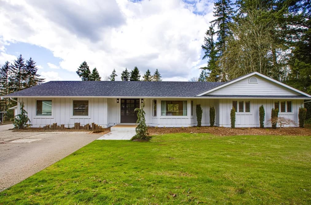 7025 HESSLEA CRESCENT, Abbotsford, BC — Residential for Sale - Main Photo