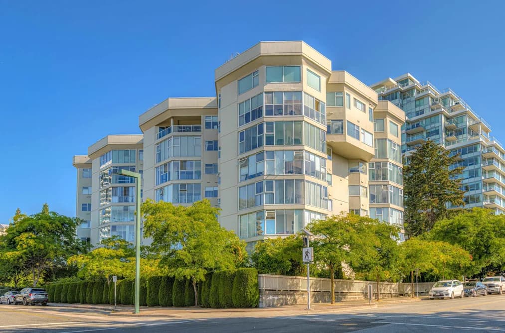 704 1442 FOSTER STREET, White Rock, BC — Residential for Sale - Main Photo
