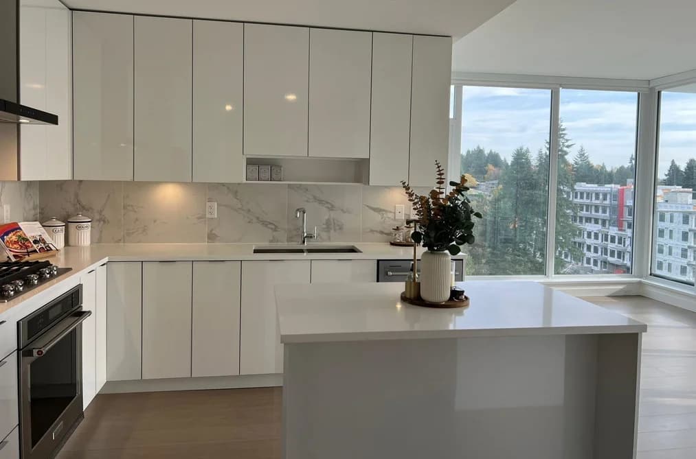 704 555 SYDNEY AVENUE, Coquitlam, BC — Residential for Sale - Photo 2