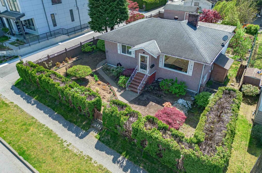 704 SMITH AVENUE, Coquitlam, BC — Residential for Sale - Main Photo