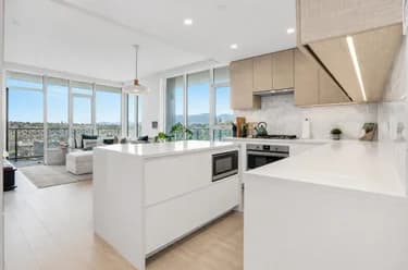Condo for sale at 705 4168 Lougheed Highway Burnaby British Columbia - MLS: R3136103