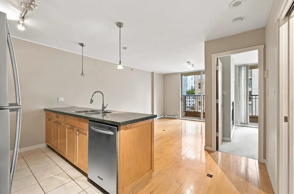 705 989 RICHARDS STREET, Vancouver BC V6B 6R6 - Photo 1
