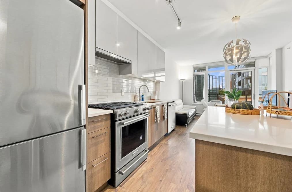 708 258 NELSON'S COURT, New Westminster, BC — Residential for Sale - Photo 2