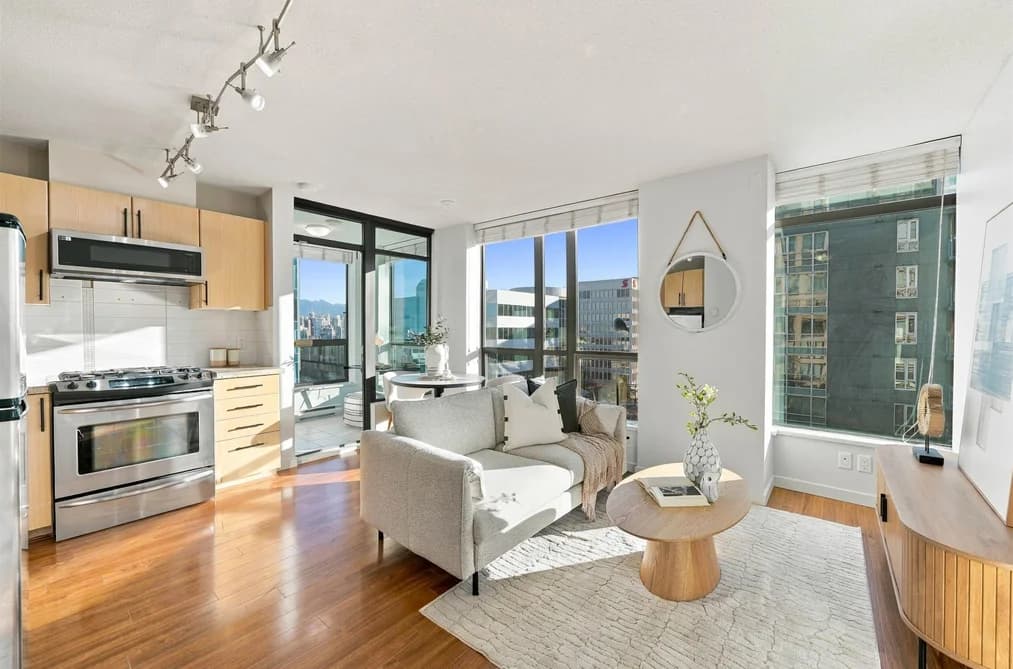709 - 1068 W Broadway, Vancouver, BC - MLS: R3178550 - Photo 1 709 - 1068 W Broadway, Vancouver, BC - MLS: R3178550 - Photo 1