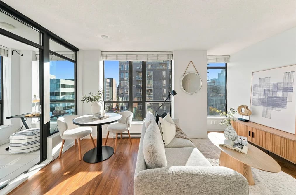 709 - 1068 W Broadway, Vancouver, BC - MLS: R3178550 - Photo 2 709 - 1068 W Broadway, Vancouver, BC - MLS: R3178550 - Photo 2