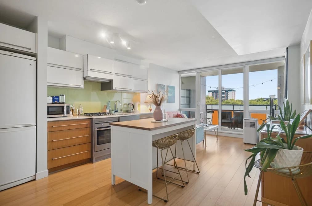 709 718 MAIN STREET, Vancouver, BC — Residential for Sale - Main Photo