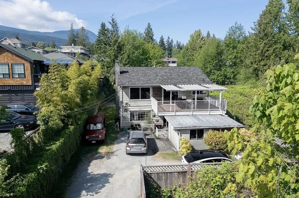 710 GIBSONS WAY, Gibsons, BC — Residential for Sale - Main Photo