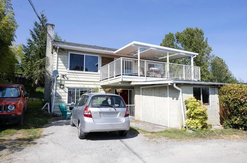 710 GIBSONS WAY, Gibsons, BC — Residential for Sale - Photo 2