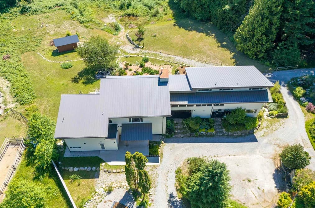 714 SULLIVAN ROAD, Roberts Creek, BC — Residential for Sale - Photo 2