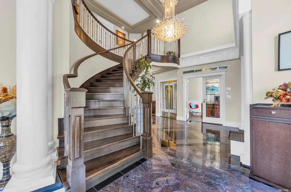 7173 RIDGEVIEW DRIVE, Burnaby, BC — Residential for Sale - Photo 2