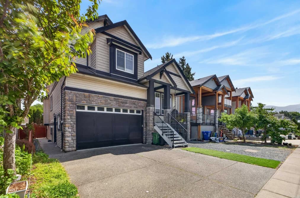 7186 ELWOOD DRIVE, Chilliwack, BC — Residential for Sale - Photo 2