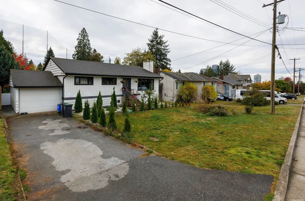 724 Accacia Avenue, Coquitlam, BC - MLS: R3179611 - Photo 1 724 Accacia Avenue, Coquitlam, BC - MLS: R3179611 - Photo 1