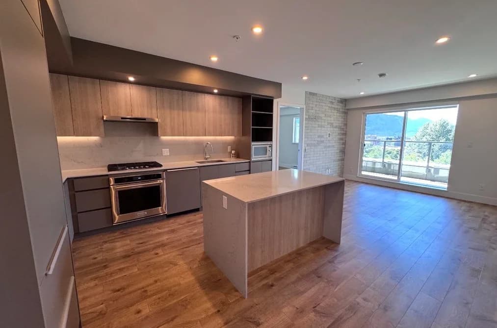 725 38362 BUCKLEY AVENUE, Squamish, BC — Residential for Sale - Photo 2