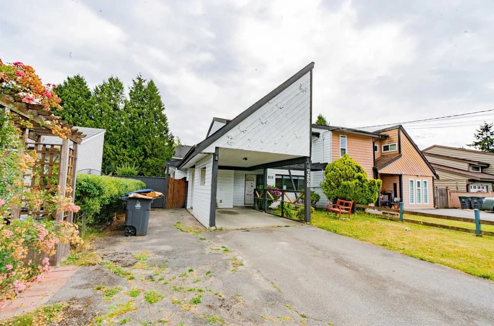 7258 130 STREET, Surrey, BC — Residential for Sale - Photo 2