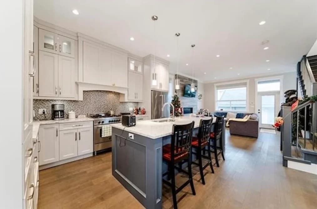 7299 194A STREET, Surrey, BC — Residential for Sale - Photo 2