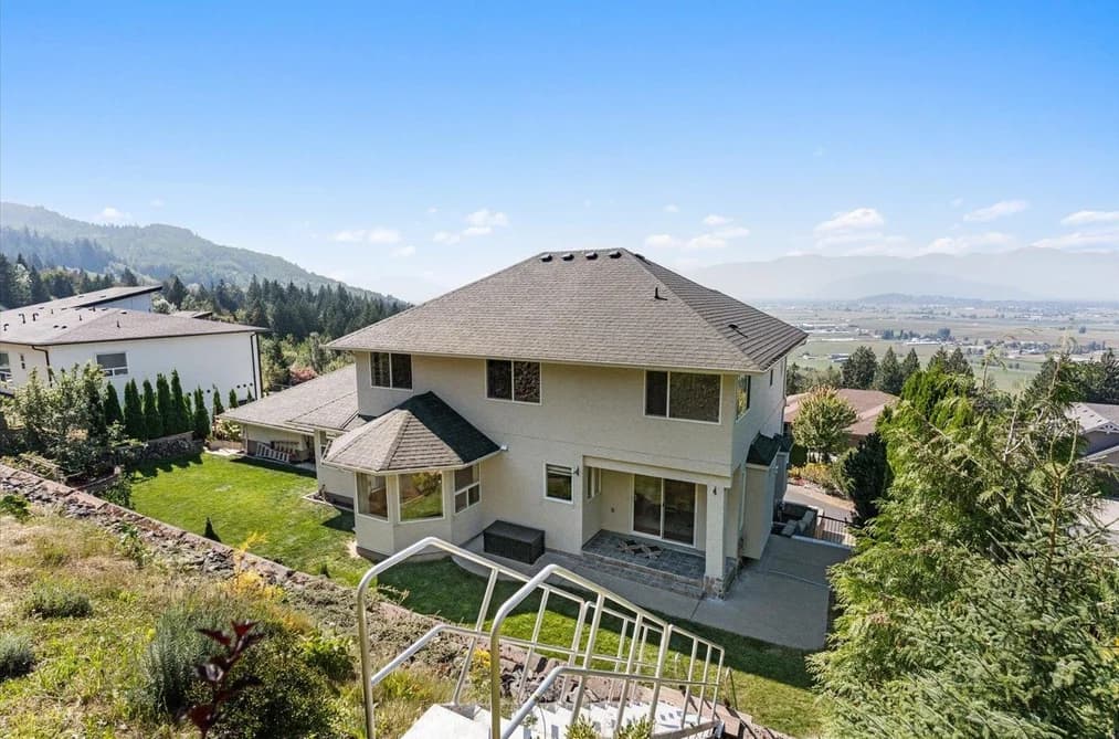 7304 MOUNT THURSTON DRIVE, Chilliwack, BC — Residential for Sale - Photo 2