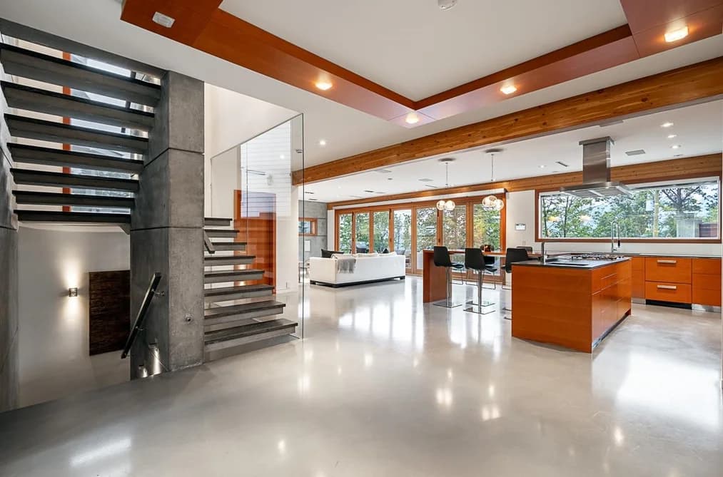 7317 BARNET ROAD, Burnaby, BC — Residential for Sale - Main Photo