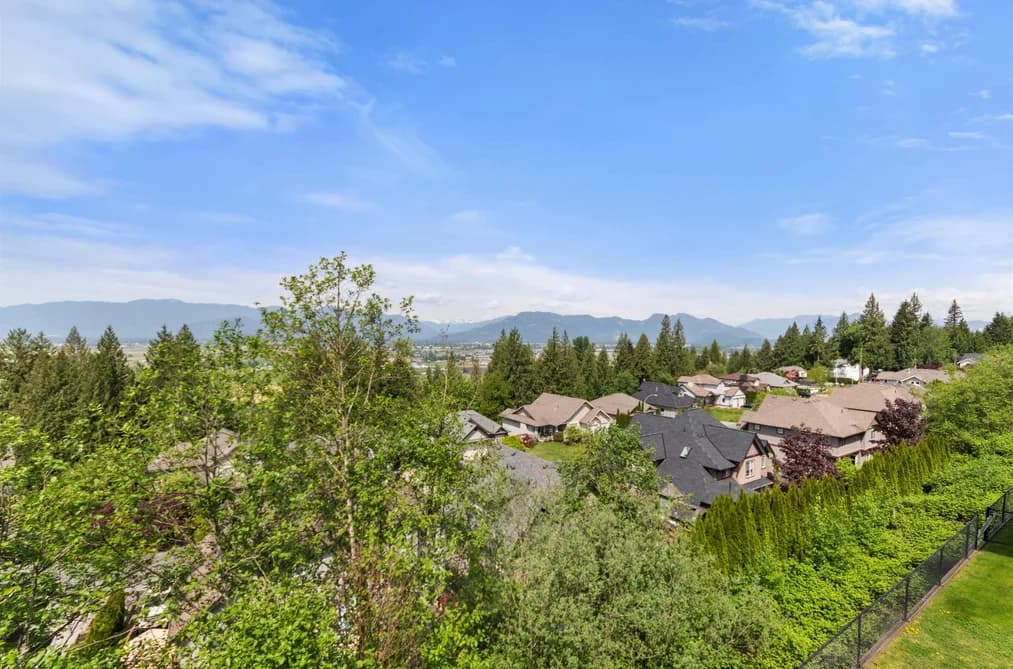 7319 MOUNT THURSTON DRIVE, Chilliwack, BC — Residential for Sale - Photo 2