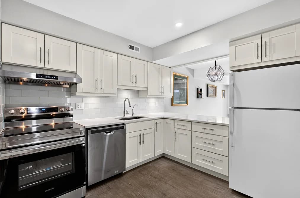 7330 CORONADO DRIVE, Burnaby, BC — Residential for Sale - Photo 2