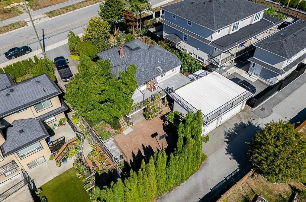 7342 BROADWAY, Burnaby, BC — Residential for Sale - Photo 2