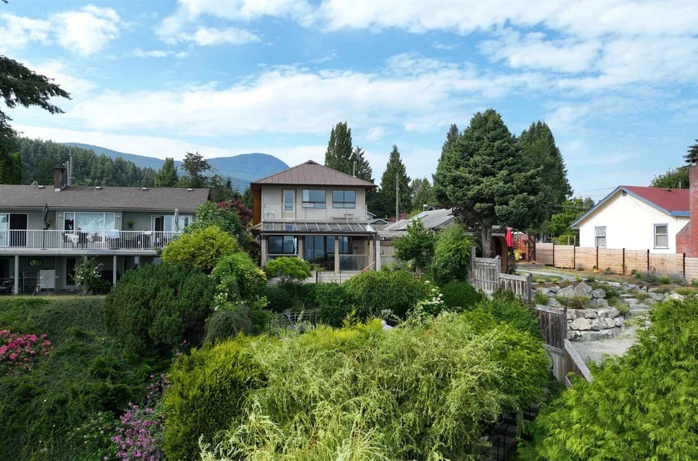 735 FRANKLIN ROAD, Gibsons, BC — Residential for Sale - Photo 2