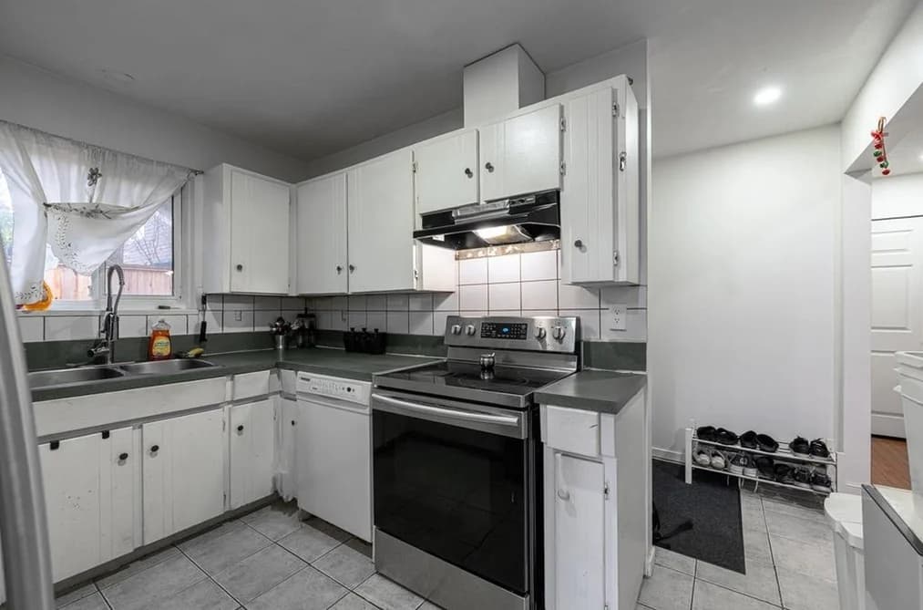 7366 128A STREET, Surrey, BC — Residential for Sale - Photo 2