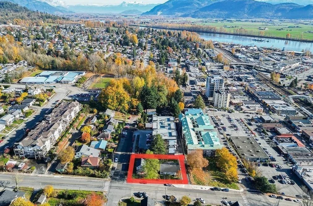 7380 JAMES STREET, Mission, BC — Residential Income for Sale - Main Photo