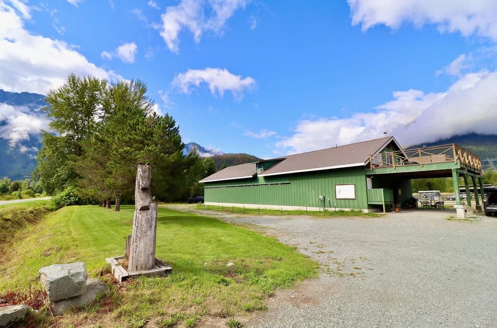 7395 CLOVER ROAD, Pemberton, BC — Residential for Sale - Photo 2