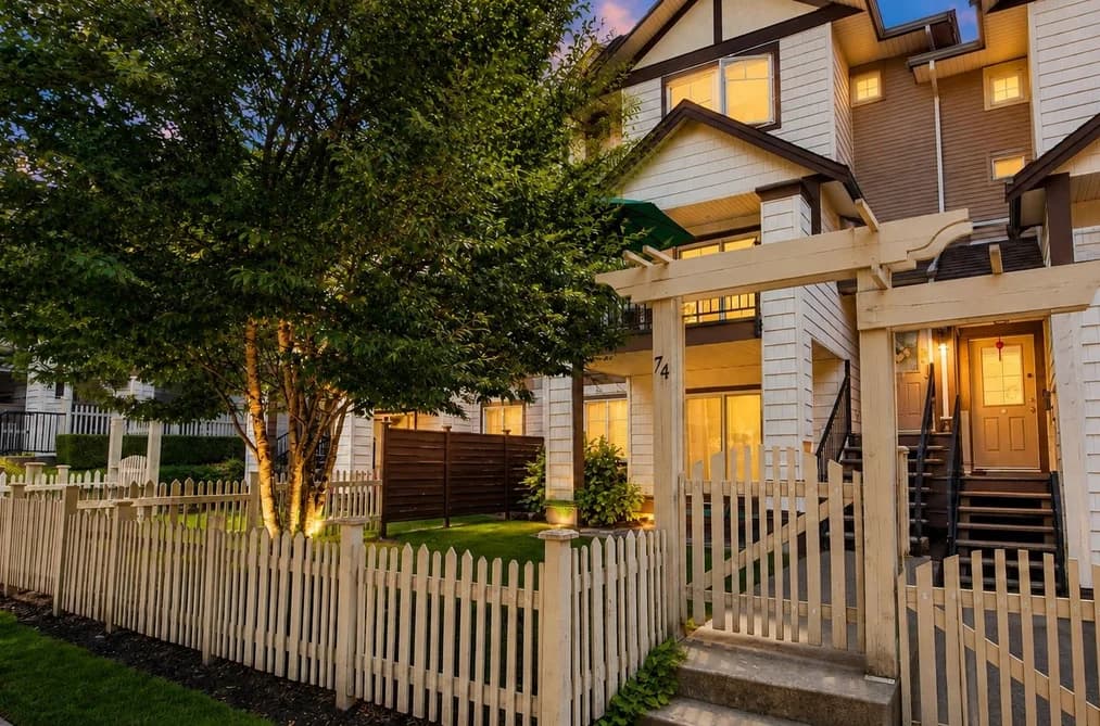 74 4401 BLAUSON BOULEVARD, Abbotsford, BC — Residential for Sale - Main Photo