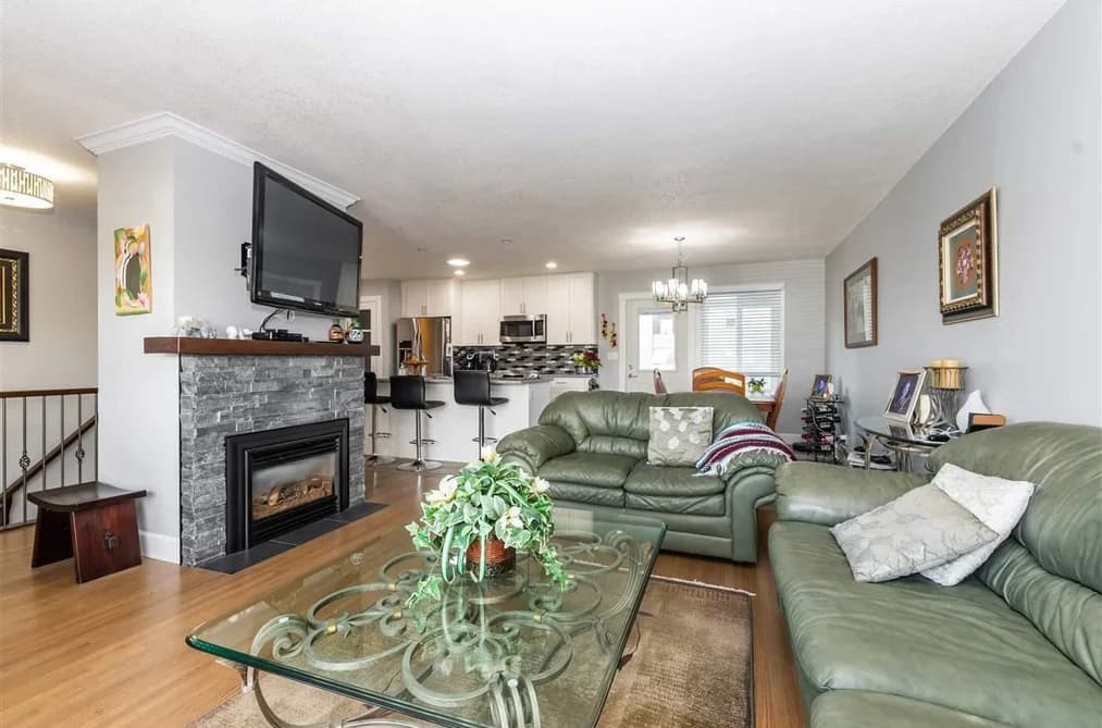 7407 CRESTWOOD DRIVE, Chilliwack, BC — Residential for Sale - Main Photo