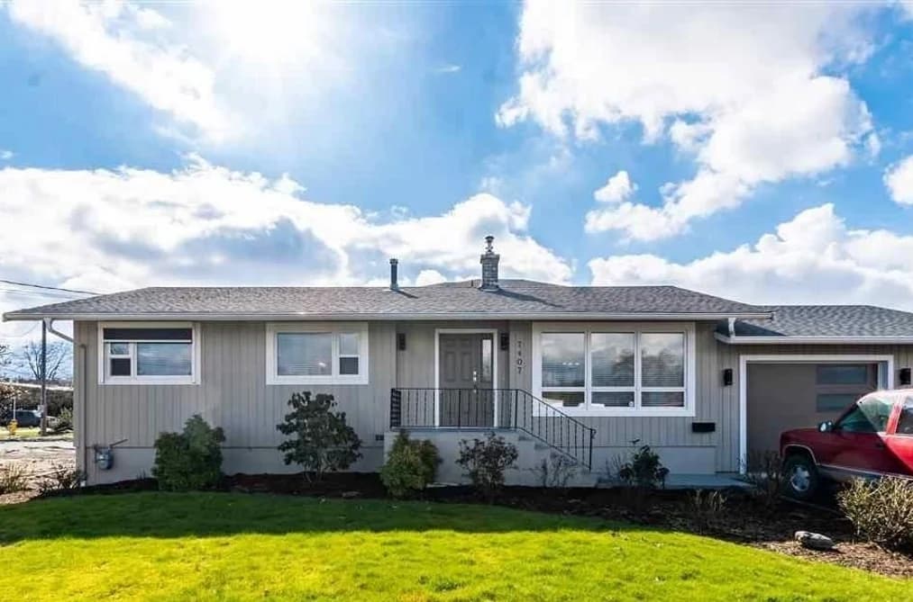 7407 CRESTWOOD DRIVE, Chilliwack, BC — Residential for Sale - Photo 2