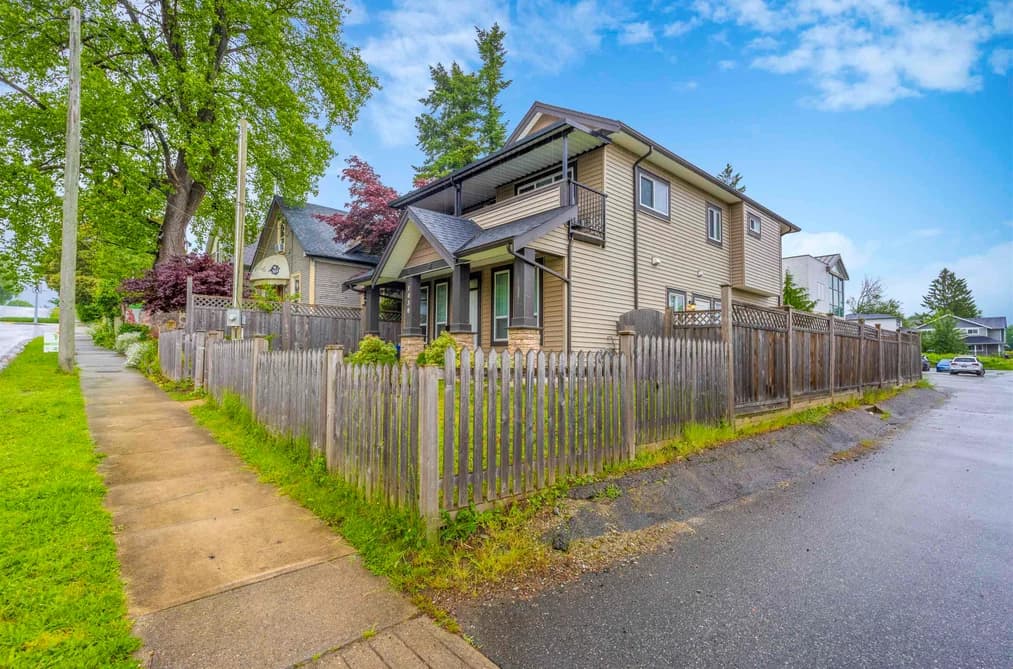 7430 GRAND STREET, Mission, BC — Residential for Sale - Photo 2
