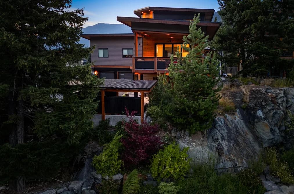 7456 DOGWOOD STREET, Pemberton, BC — Residential for Sale - Main Photo