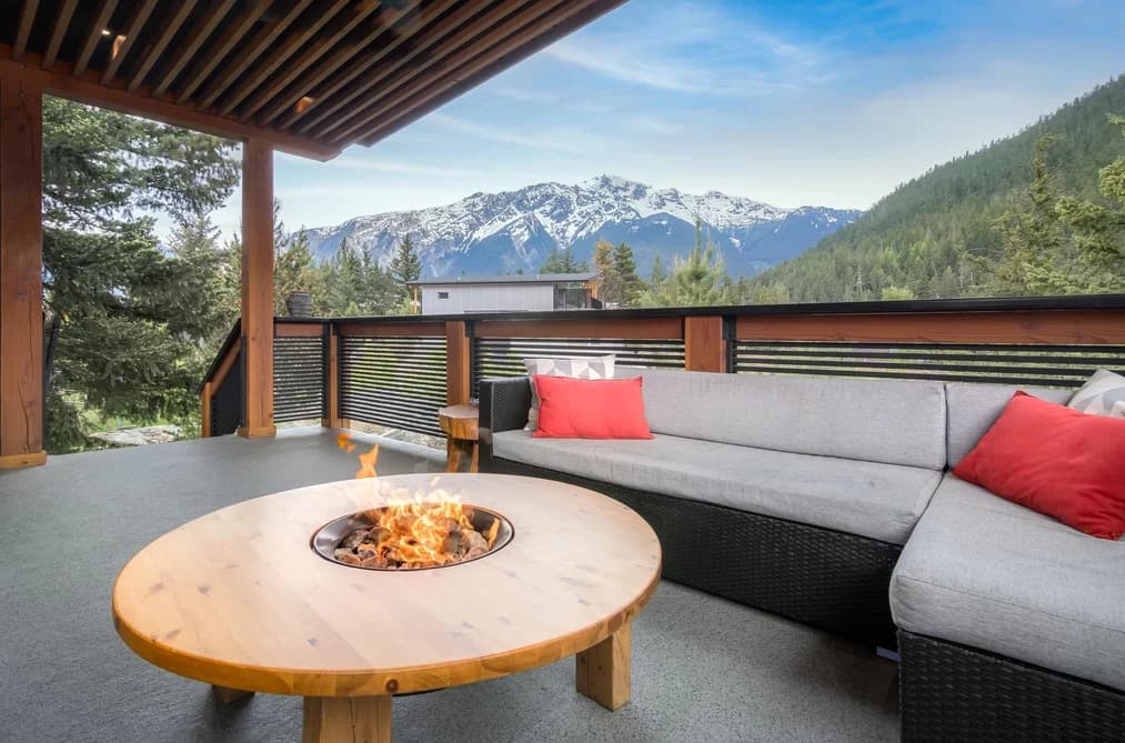7456 DOGWOOD STREET, Pemberton, BC — Residential for Sale - Photo 2