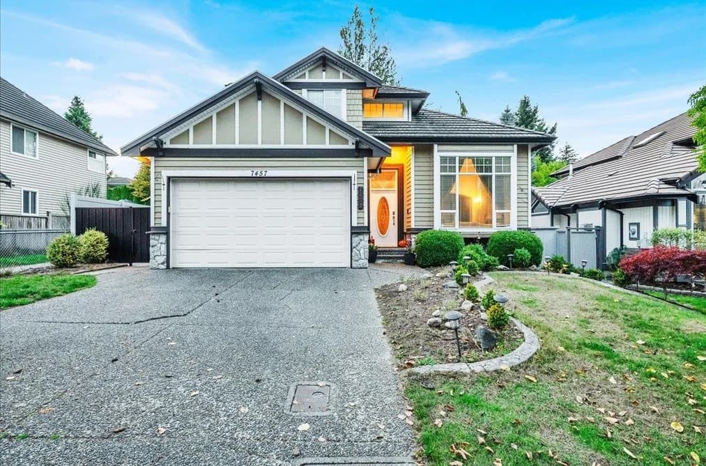 7457 146TH STREET, Surrey, BC — Residential for Sale - Photo 2