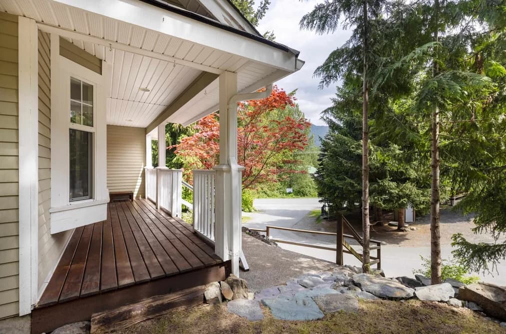 7463 BEECHWOOD STREET, Pemberton, BC — Residential for Sale - Photo 2