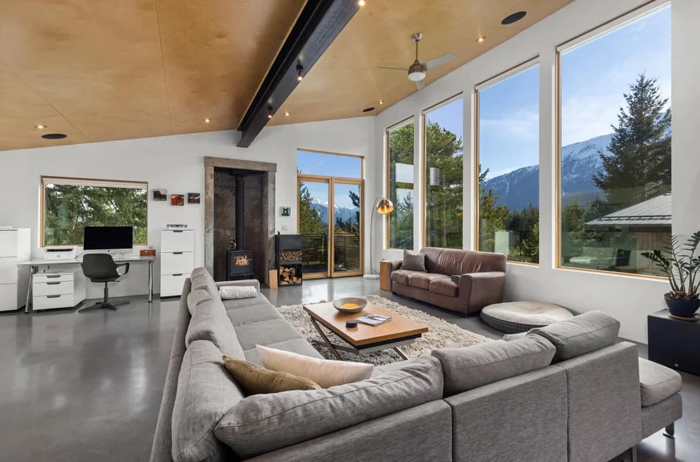 7465 DOGWOOD STREET, Pemberton, BC — Residential for Sale - Photo 2