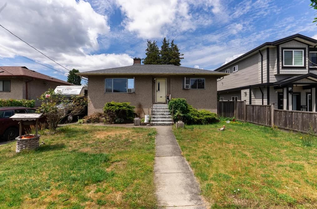 7465 ROSEWOOD STREET, Burnaby, BC — Residential for Sale - Main Photo