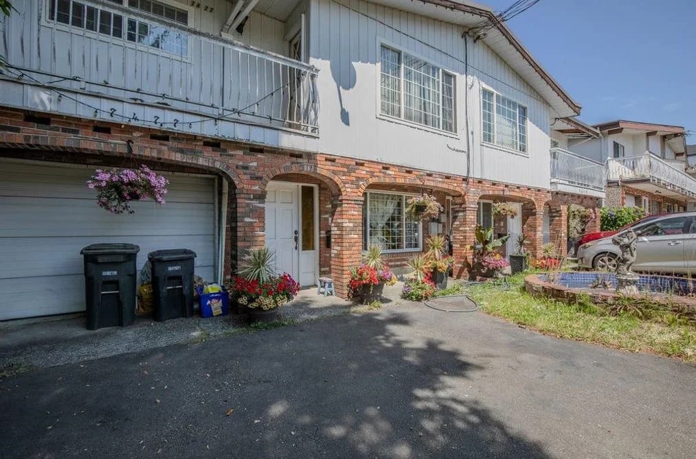 7477 7479 HOLLY STREET, Burnaby, BC — Residential for Sale - Photo 2