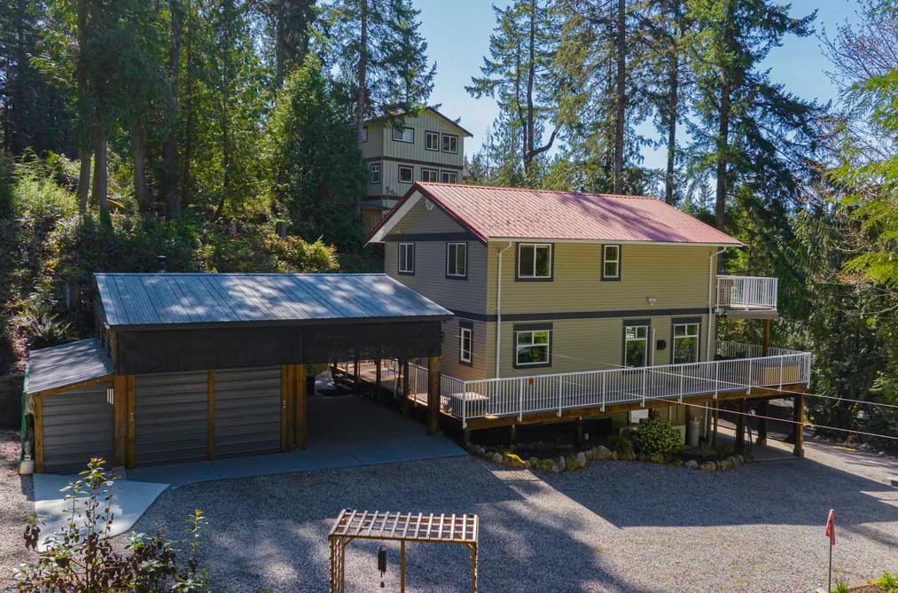 7498 AMBER ROAD, Sechelt, BC — Residential for Sale - Main Photo